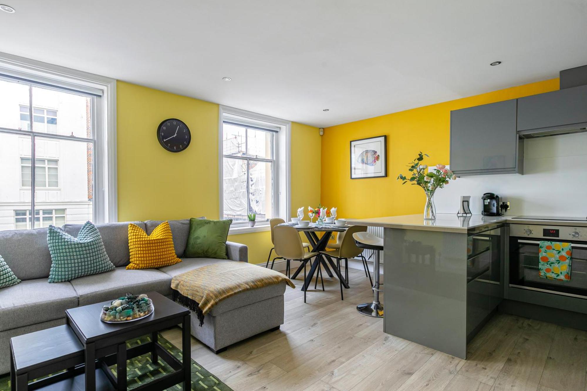 Apartment Central-few Steps From Beach